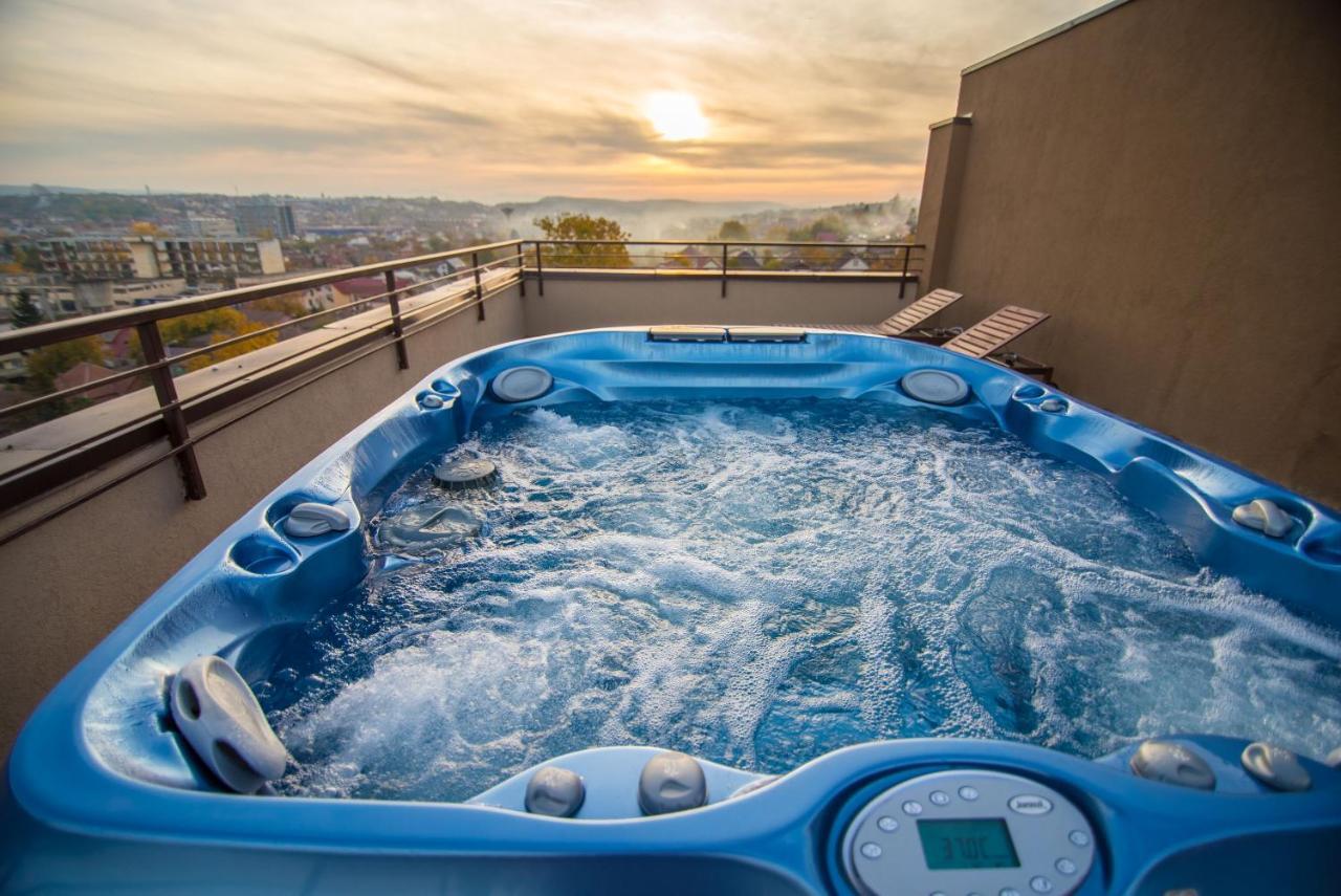 The Aviator Apartment - Jacuzzi & Panoramic View Клуж-Напока Экстерьер фото