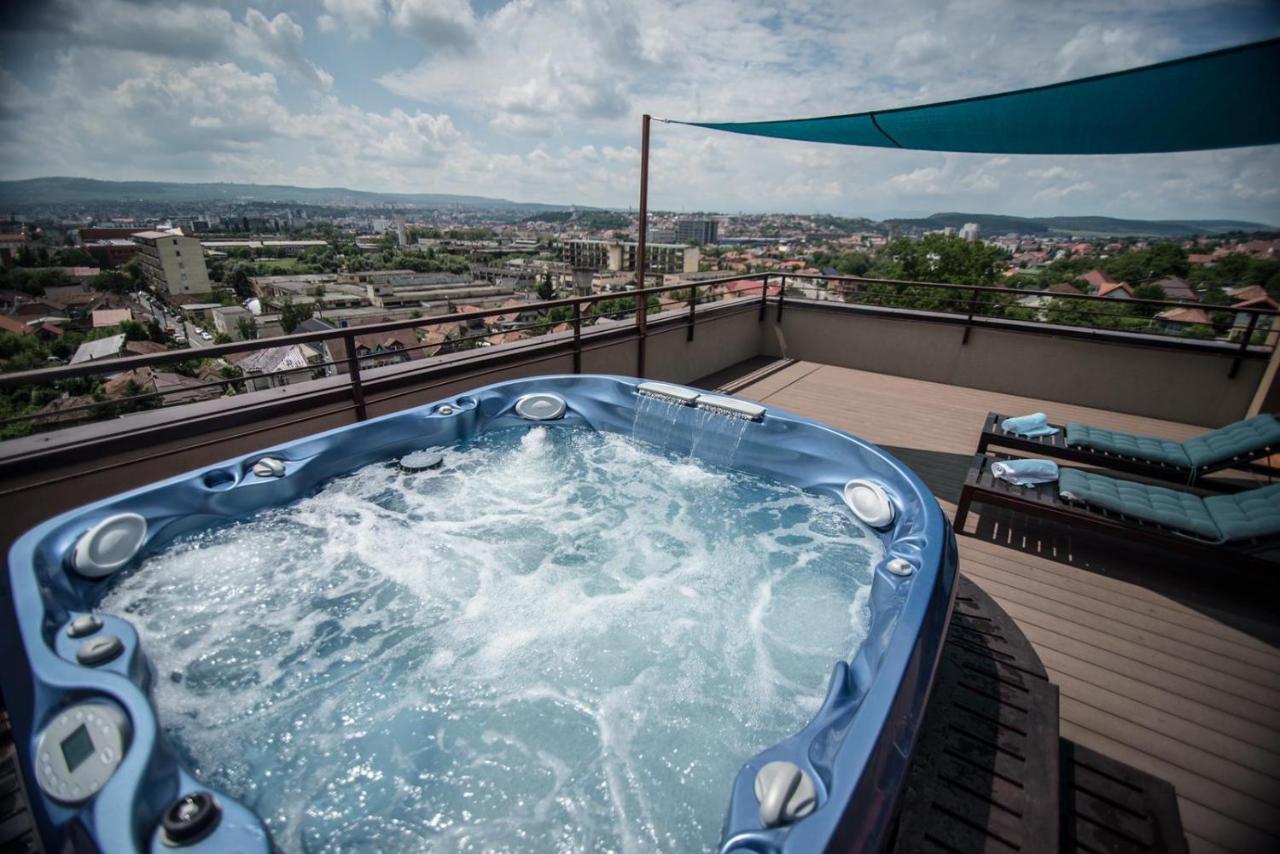 The Aviator Apartment - Jacuzzi & Panoramic View Клуж-Напока Экстерьер фото
